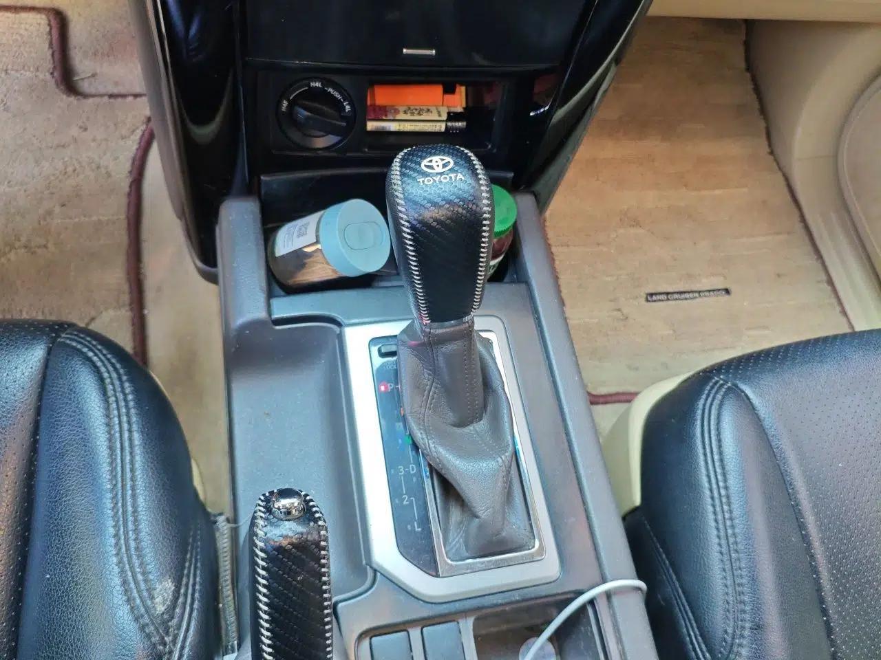Toyota Prado 2014 2.7L Automatic Luxury Edition — миниатюра 14