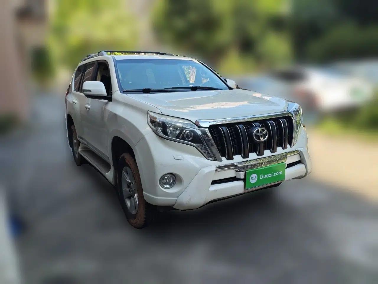 Toyota Prado 2014 2.7L Automatic Luxury Edition — миниатюра 3