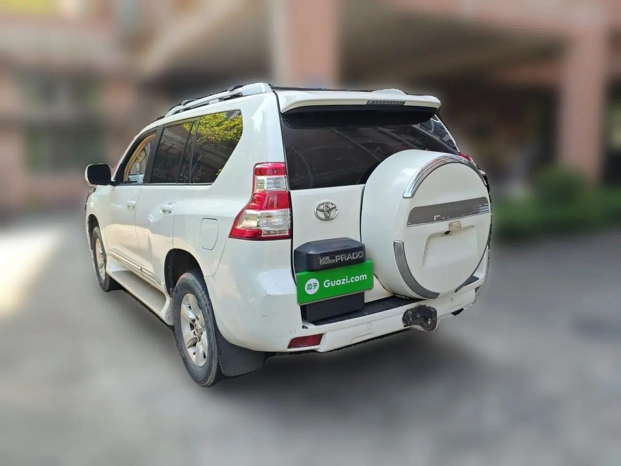 Toyota Prado 2014 2.7L Automatic Luxury Edition — миниатюра 4