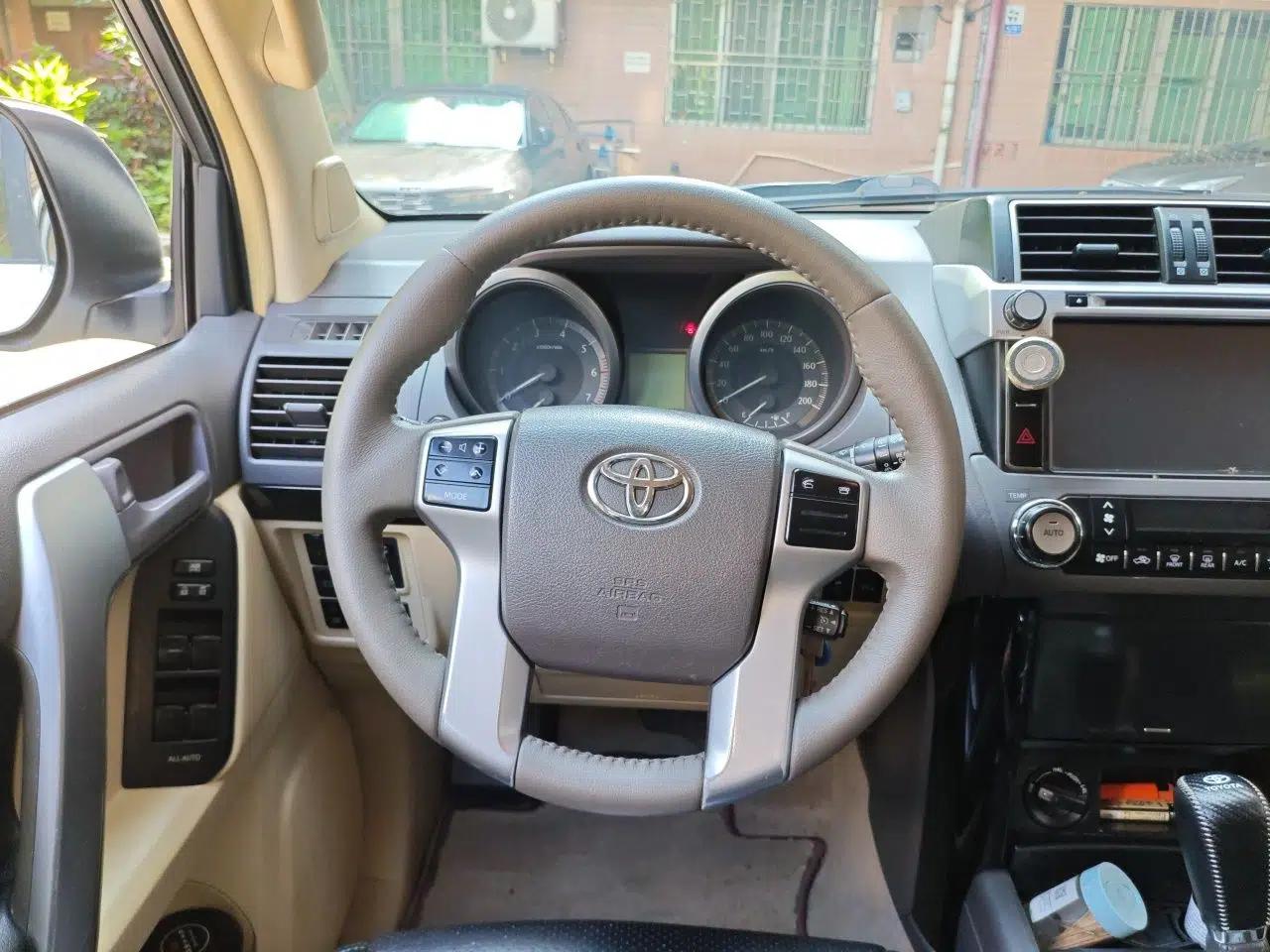 Toyota Prado 2014 2.7L Automatic Luxury Edition — миниатюра 10