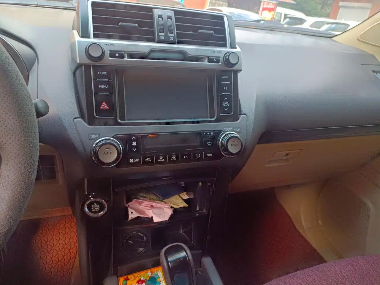 Toyota Prado 2014 2.7L Automatic Luxury Edition — миниатюра 13