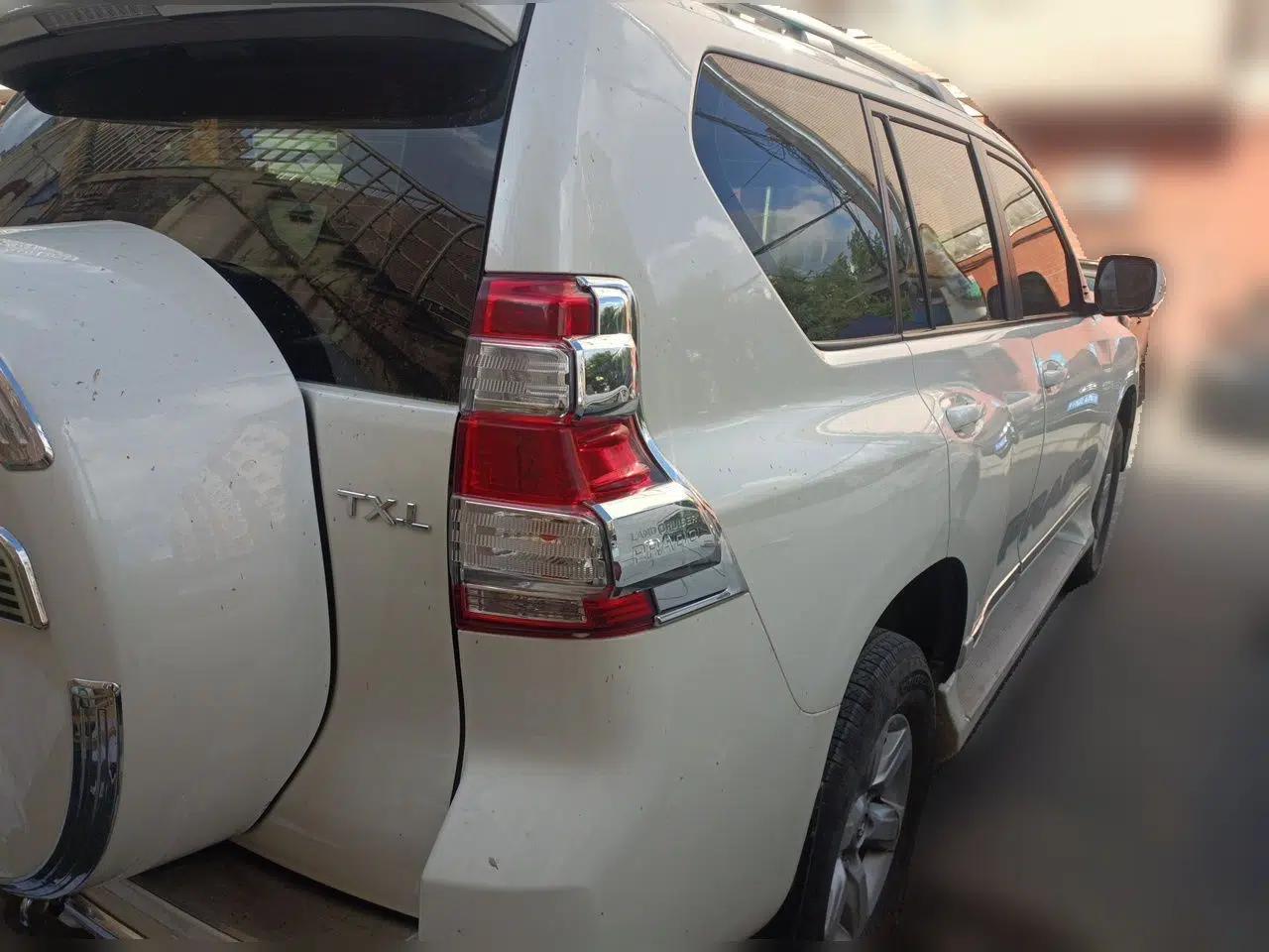 Toyota Prado 2014 2.7L Automatic Luxury Edition — миниатюра 6