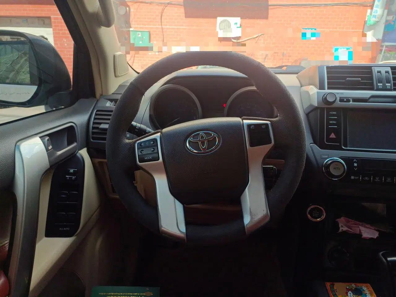 Toyota Prado 2014 2.7L Automatic Luxury Edition — миниатюра 10