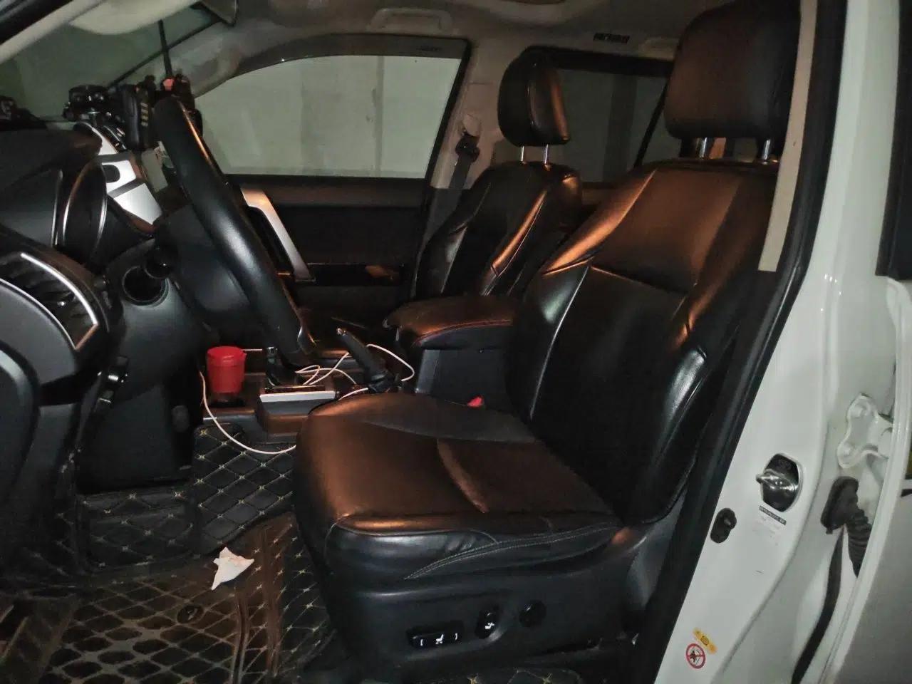Toyota Prado 2016 2.7L Automatic Luxury Edition — миниатюра 15