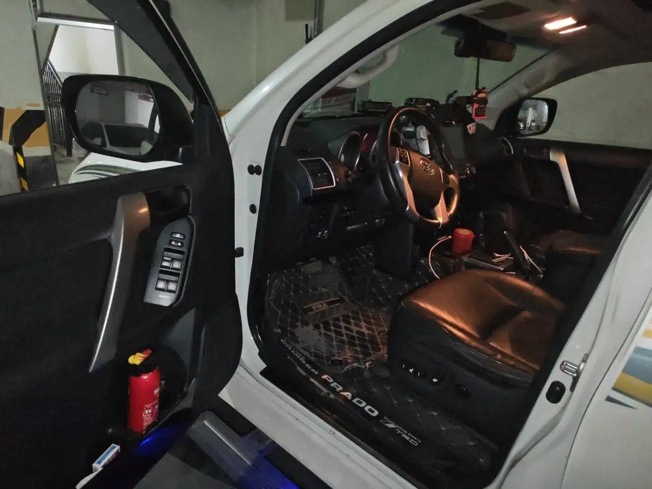 Toyota Prado 2016 2.7L Automatic Luxury Edition — миниатюра 16