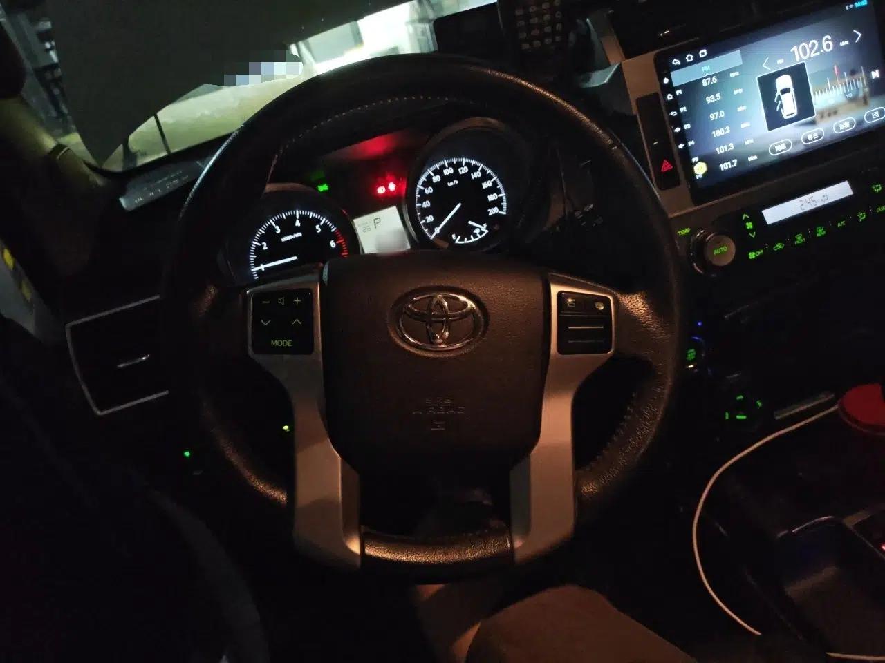Toyota Prado 2016 2.7L Automatic Luxury Edition — миниатюра 10