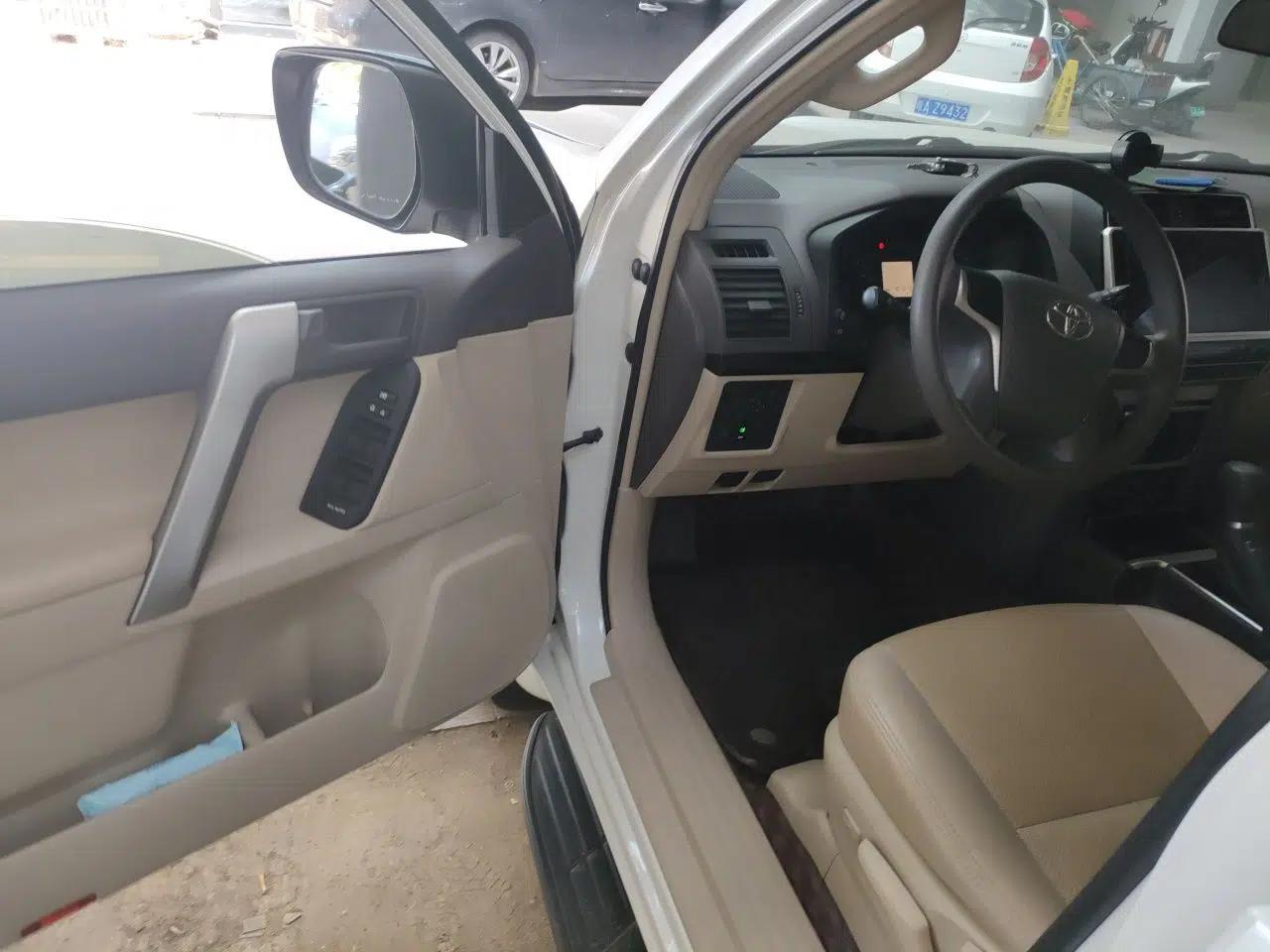 Toyota Prado 2018 Toyota Prado, parallel import, 2.7L automatic transmission — миниатюра 16