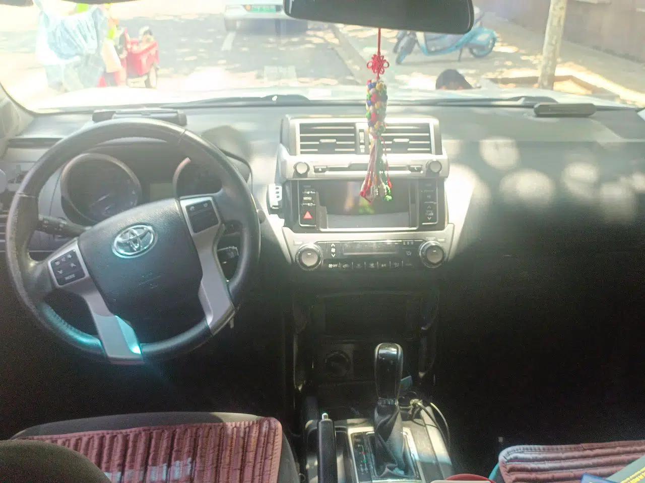 Toyota Prado Toyota Prado 2016, 2.7L automatic, sunroof, 9 airbags, Middle East specification — миниатюра 9