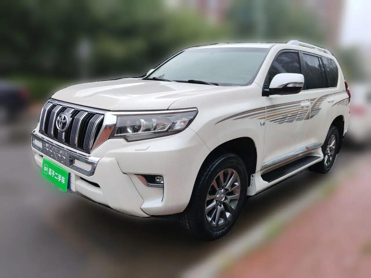 Toyota Prado Toyota Prado, automatic, 4.0-liter, 7 seats — миниатюра 1