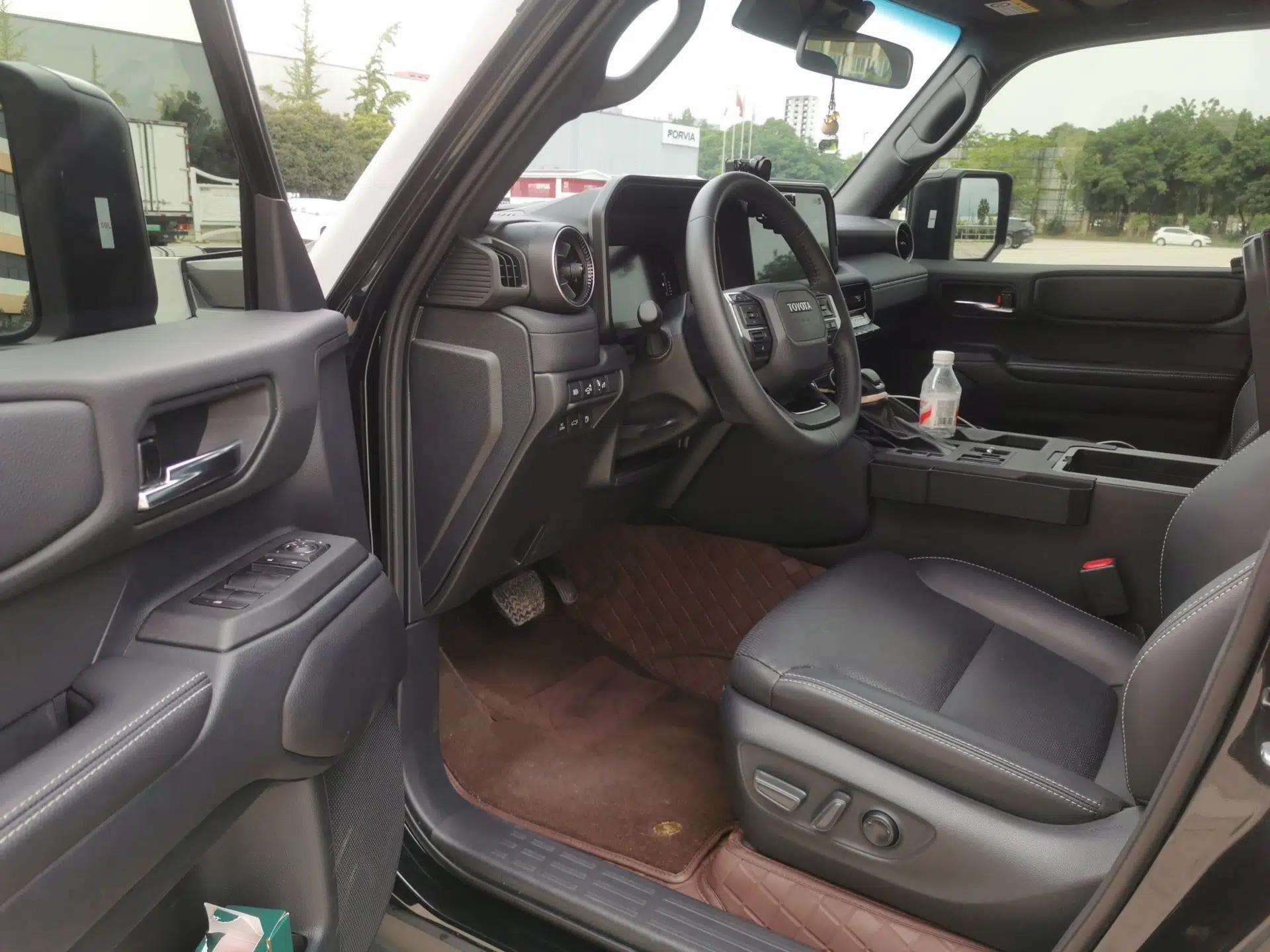 Toyota Prado 2024 2.4T All-Terrain TX Version 5 Seats — миниатюра 16
