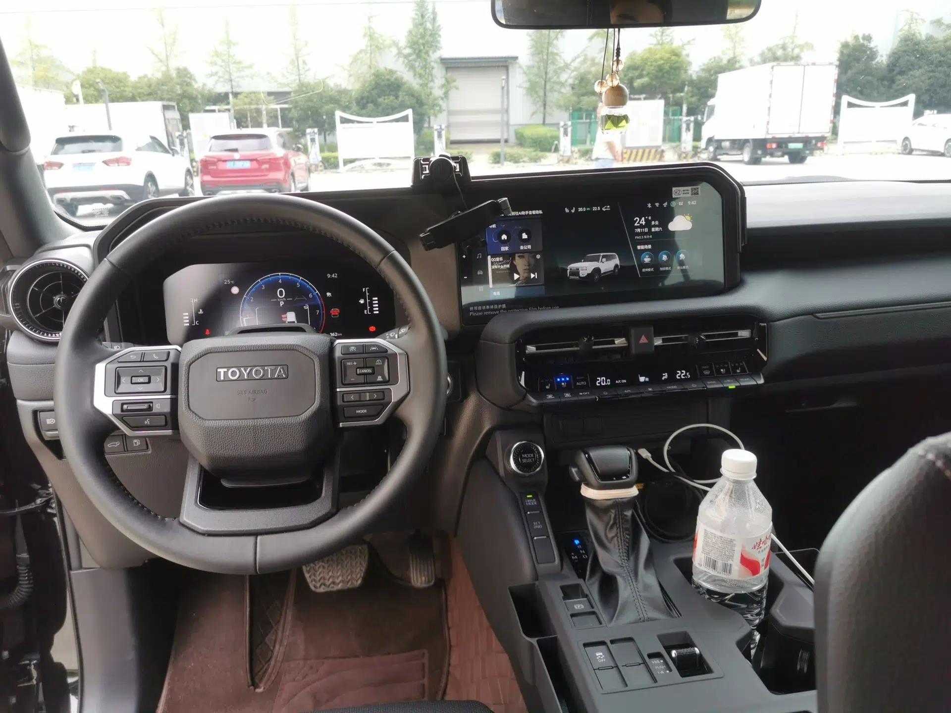 Toyota Prado 2024 2.4T All-Terrain TX Version 5 Seats — миниатюра 9