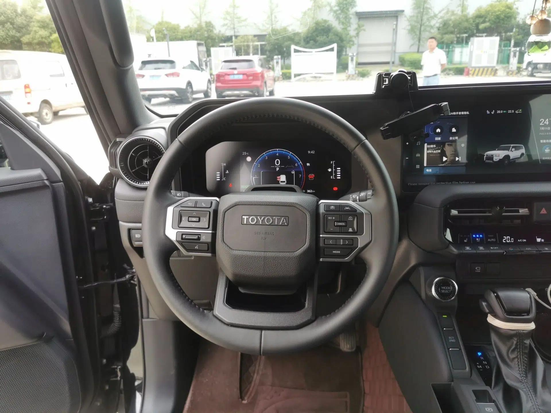 Toyota Prado 2024 2.4T All-Terrain TX Version 5 Seats — миниатюра 10