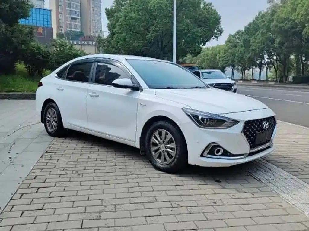 Hyundai Elantra 2018 1.6L Automatic GL (National VI Emission Standard) — миниатюра 3