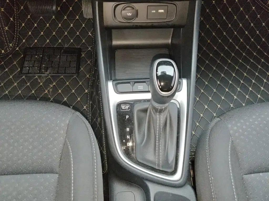Hyundai Elantra 2020 1.6L Automatic GL Edition — миниатюра 14