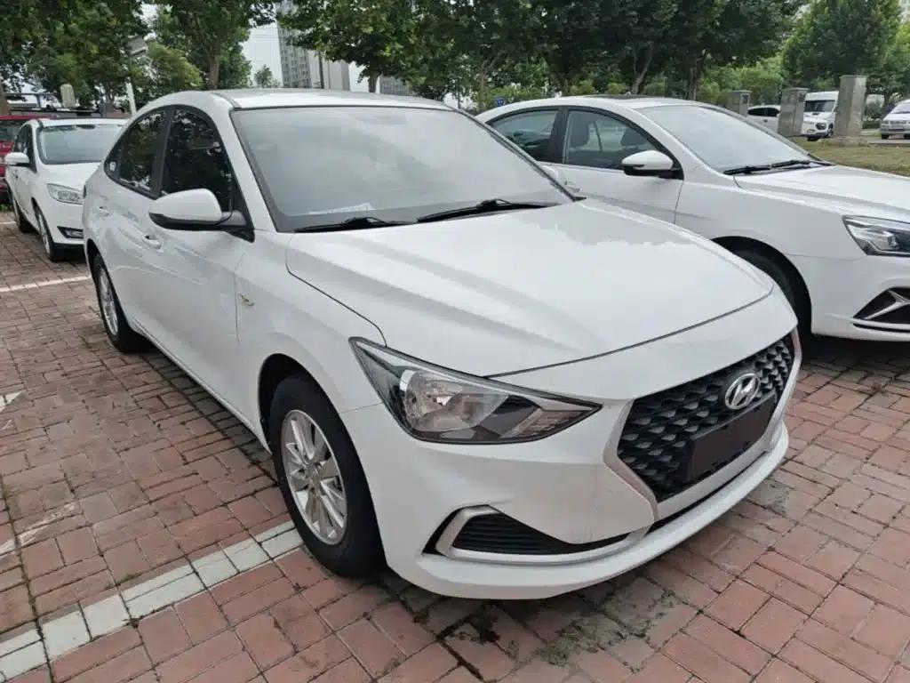 Hyundai Elantra 2020 1.6L Automatic GL Edition — миниатюра 4