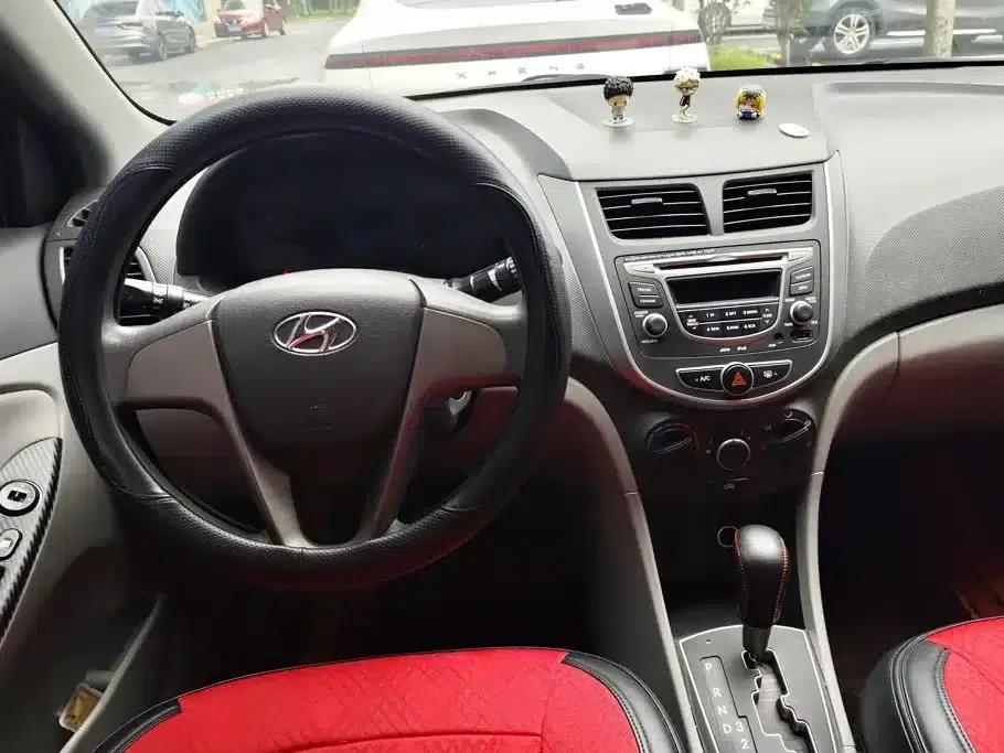 2016 Hyundai Reina 1.4L Automatic Leading Edition GLX — миниатюра 12