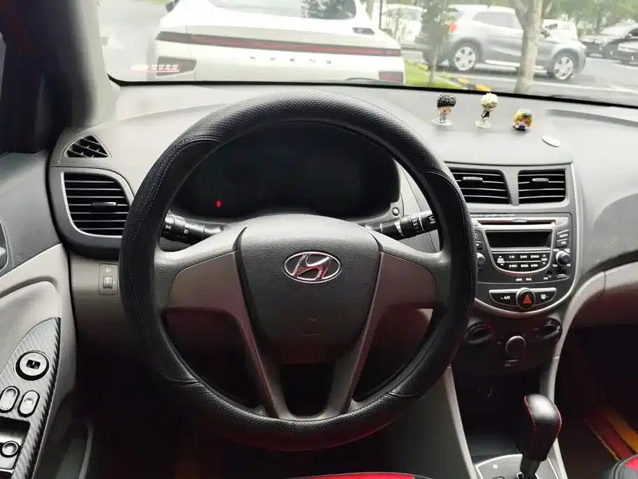 2016 Hyundai Reina 1.4L Automatic Leading Edition GLX — миниатюра 15