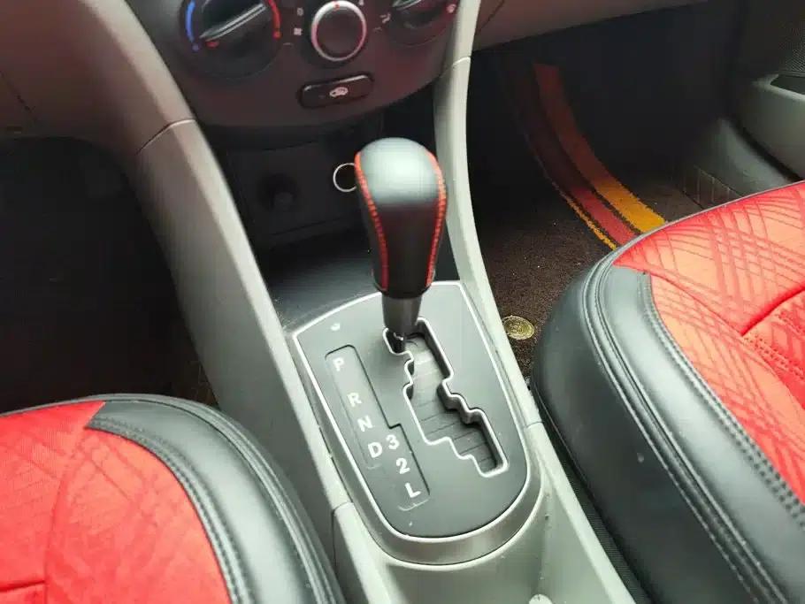 2016 Hyundai Reina 1.4L Automatic Leading Edition GLX — миниатюра 16