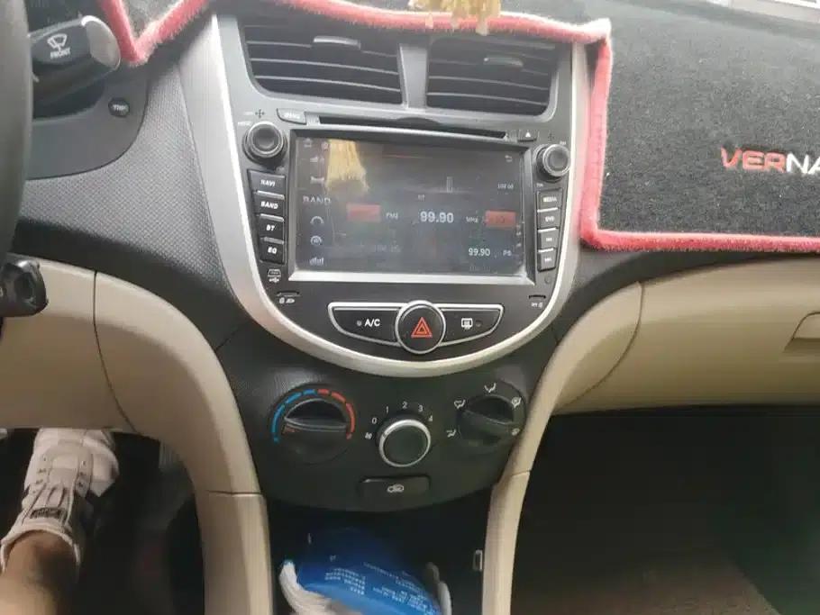 2014 Hyundai Reina 1.4L Manual Intelligent GLS — миниатюра 13
