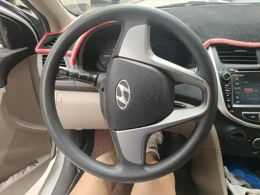 2014 Hyundai Reina 1.4L Manual Intelligent GLS — миниатюра 15