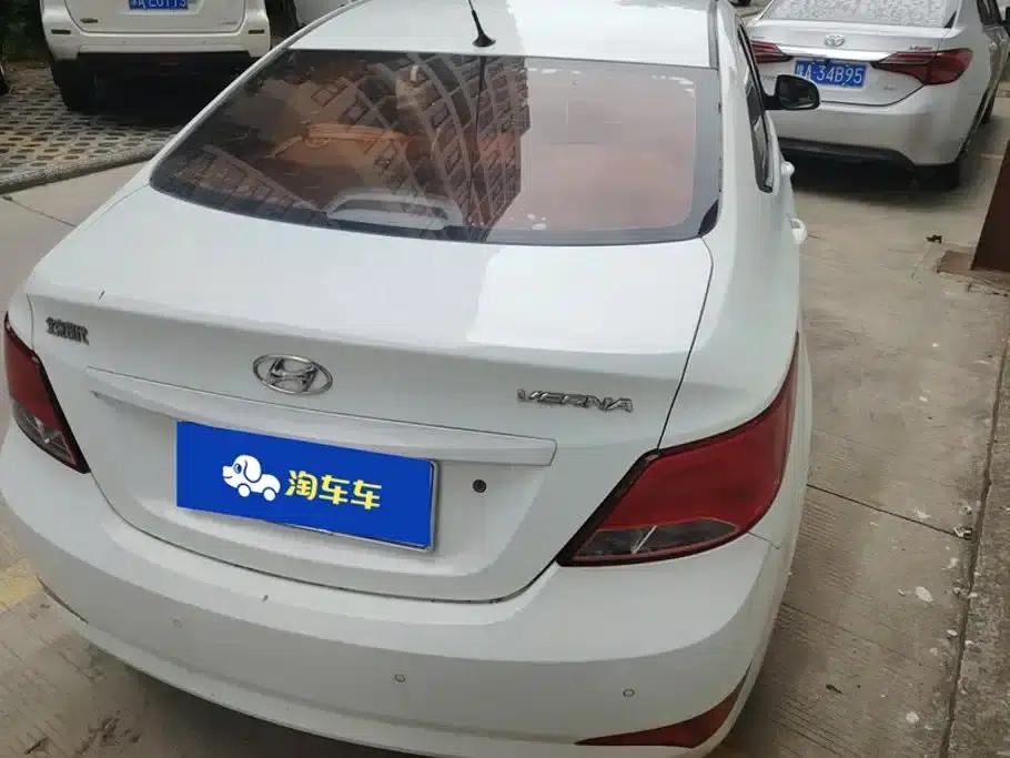 2014 Hyundai Reina 1.4L Manual Intelligent GLS — миниатюра 3