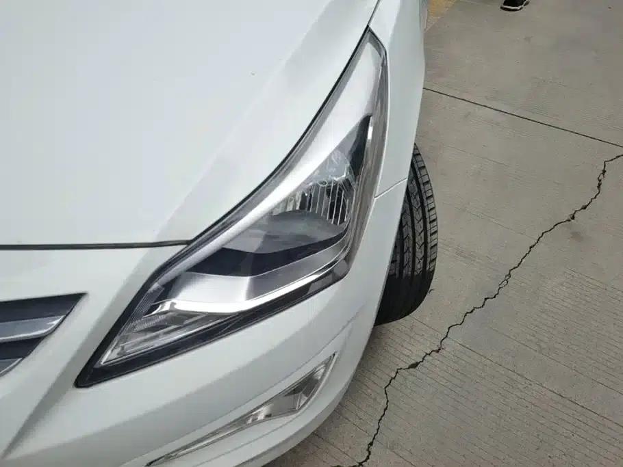 2014 Hyundai Reina 1.4L Manual Intelligent GLS — миниатюра 5