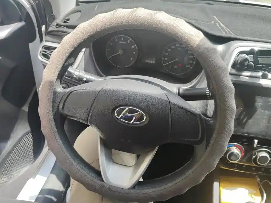 2017 Hyundai Reina 1.4L Manual Colorful Edition (National V Emission Standard) — миниатюра 15