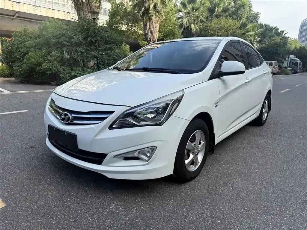 2016 Hyundai Reina 1.4L Automatic Intelligent GLS — миниатюра 1