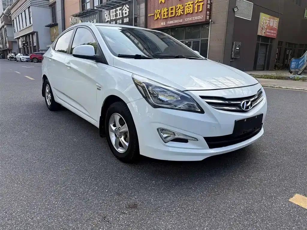 2016 Hyundai Reina 1.4L Automatic Intelligent GLS — миниатюра 3