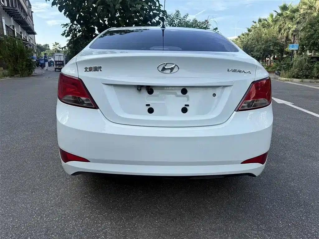 2016 Hyundai Reina 1.4L Automatic Intelligent GLS — миниатюра 5