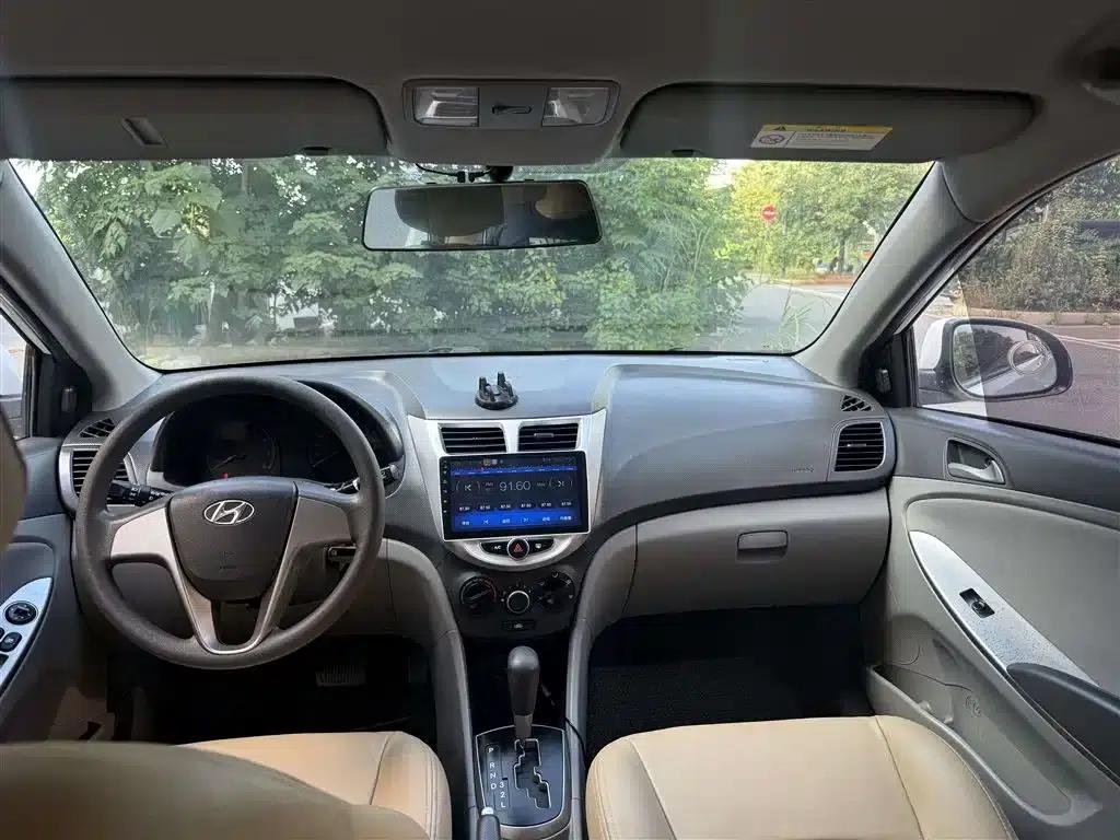 2016 Hyundai Reina 1.4L Automatic Intelligent GLS — миниатюра 8