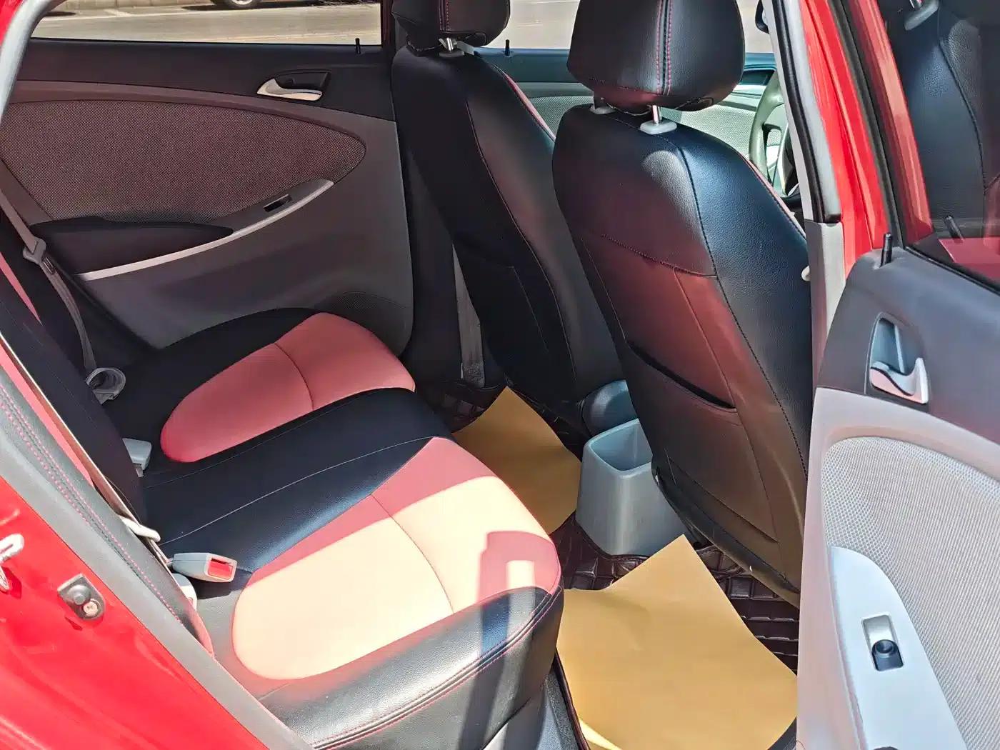 2013 Hyundai Reina Sedan 1.4L Automatic Standard GL — миниатюра 12
