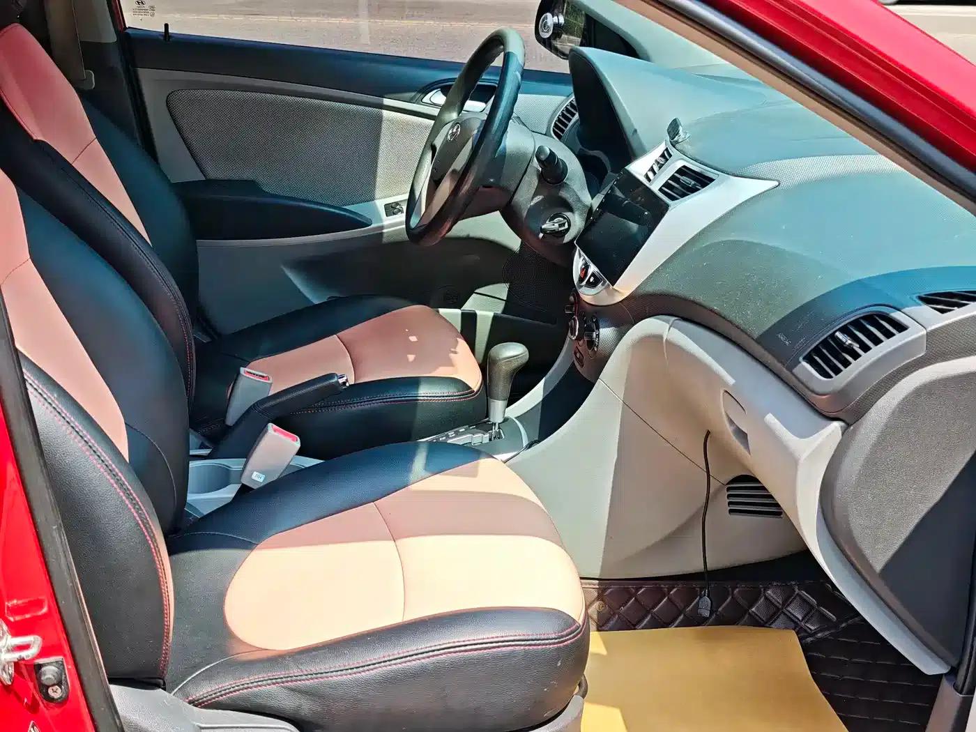 2013 Hyundai Reina Sedan 1.4L Automatic Standard GL — миниатюра 14