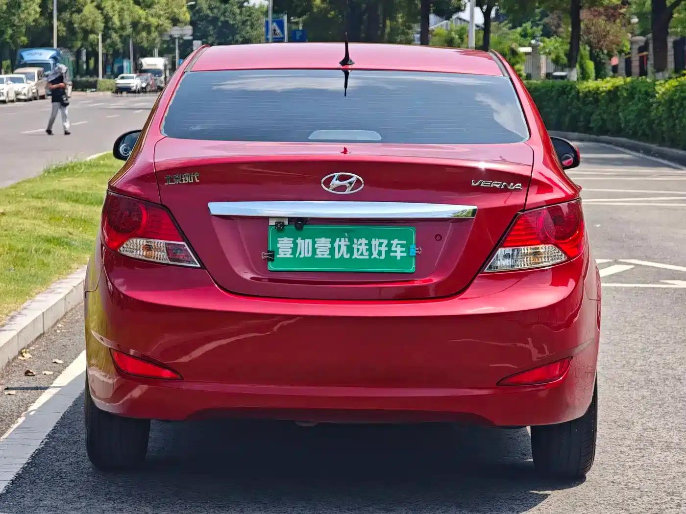 2013 Hyundai Reina Sedan 1.4L Automatic Standard GL — миниатюра 5