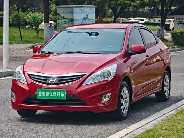 2013 Hyundai Reina Sedan 1.4L Automatic Standard GL