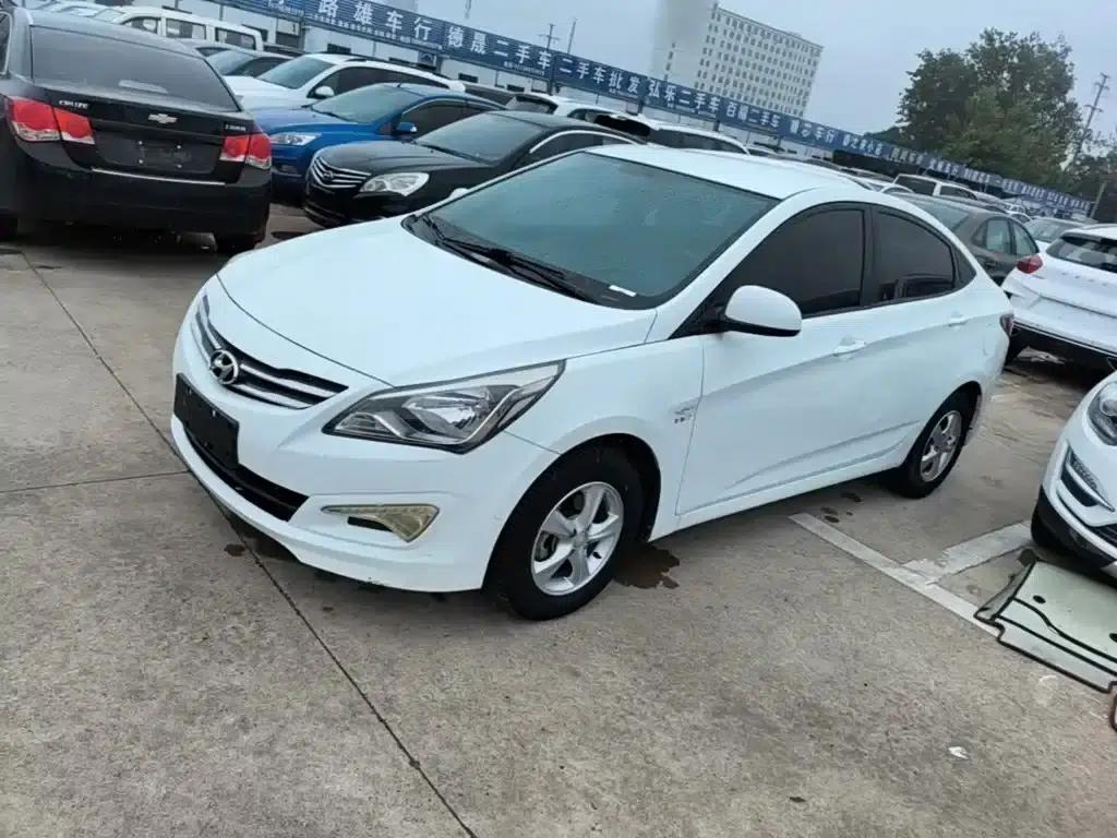 2014 Hyundai Reina 1.4L Automatic Intelligent GLS — миниатюра 2