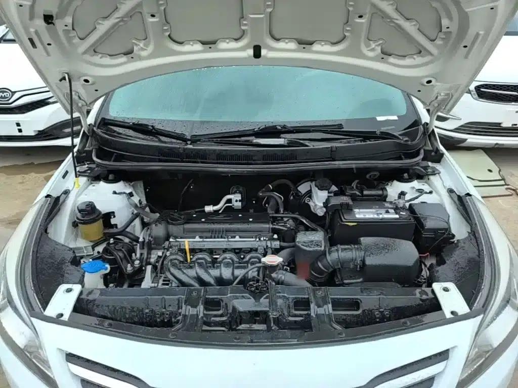 2014 Hyundai Reina 1.4L Automatic Intelligent GLS — миниатюра 20