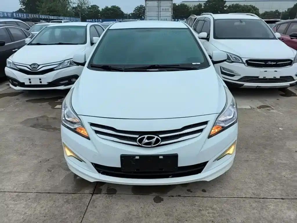 2014 Hyundai Reina 1.4L Automatic Intelligent GLS — миниатюра 3