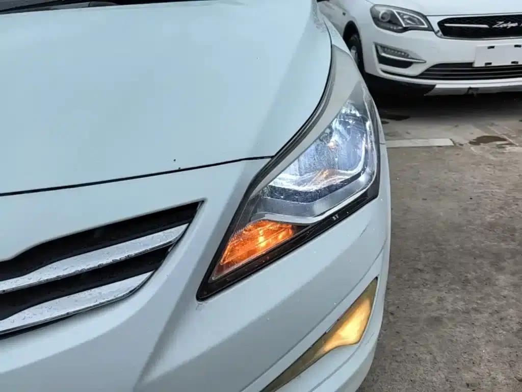 2014 Hyundai Reina 1.4L Automatic Intelligent GLS — миниатюра 24
