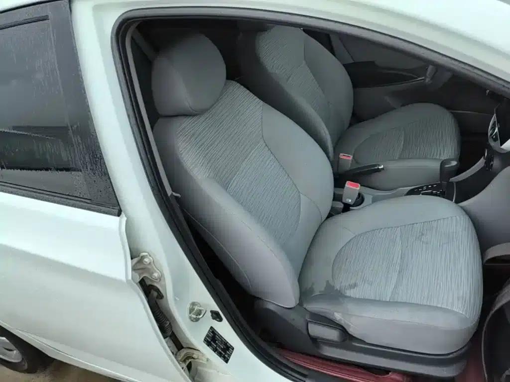 2014 Hyundai Reina 1.4L Automatic Intelligent GLS — миниатюра 25