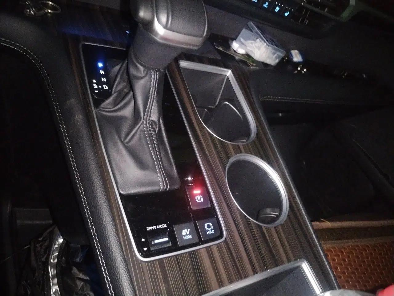 Toyota SIENNA 2021 2.5L Hybrid Platinum Edition — миниатюра 14