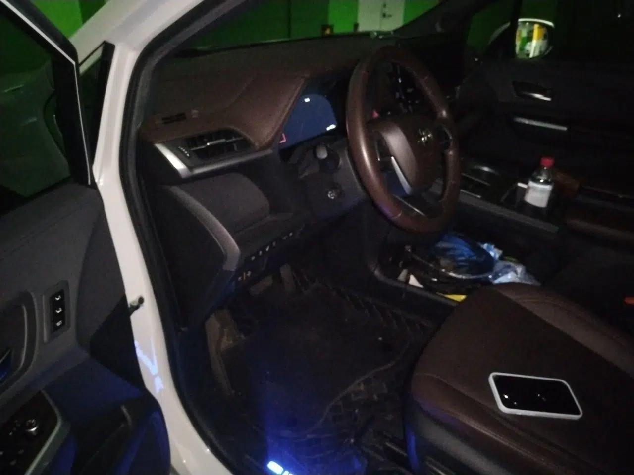 Toyota SIENNA 2021 2.5L Hybrid Platinum Edition — миниатюра 16