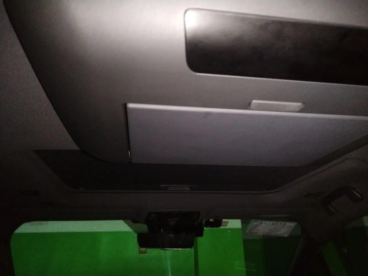 Toyota SIENNA 2021 2.5L Hybrid Platinum Edition — миниатюра 18