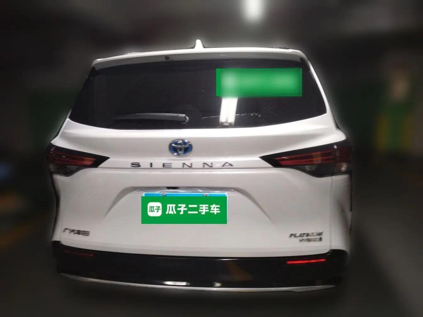 Toyota SIENNA 2021 2.5L Hybrid Platinum Edition — миниатюра 5