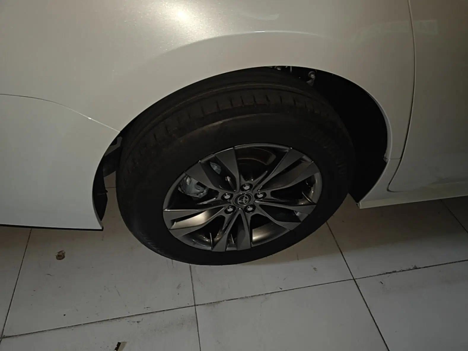 Toyota SIENNA 2027 Model 2.5L Dual-Engine Two-Wheel-Drive Comfort Edition — миниатюра 11