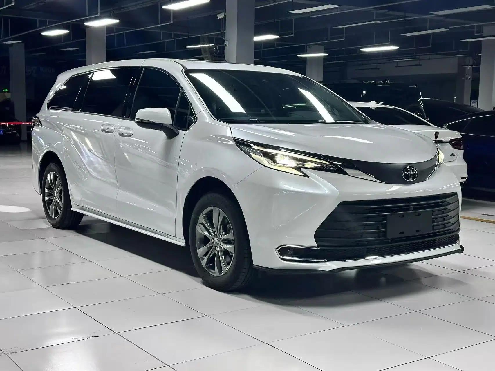 Toyota SIENNA 2027 Model 2.5L Dual-Engine Two-Wheel-Drive Comfort Edition — миниатюра 13