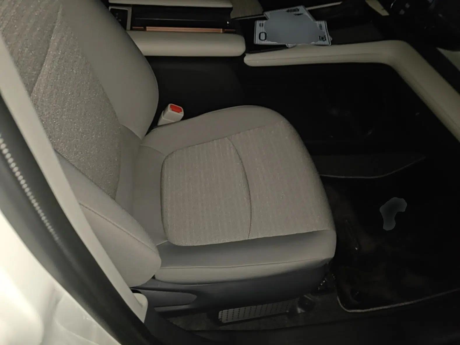 Toyota SIENNA 2027 Model 2.5L Dual-Engine Two-Wheel-Drive Comfort Edition — миниатюра 24