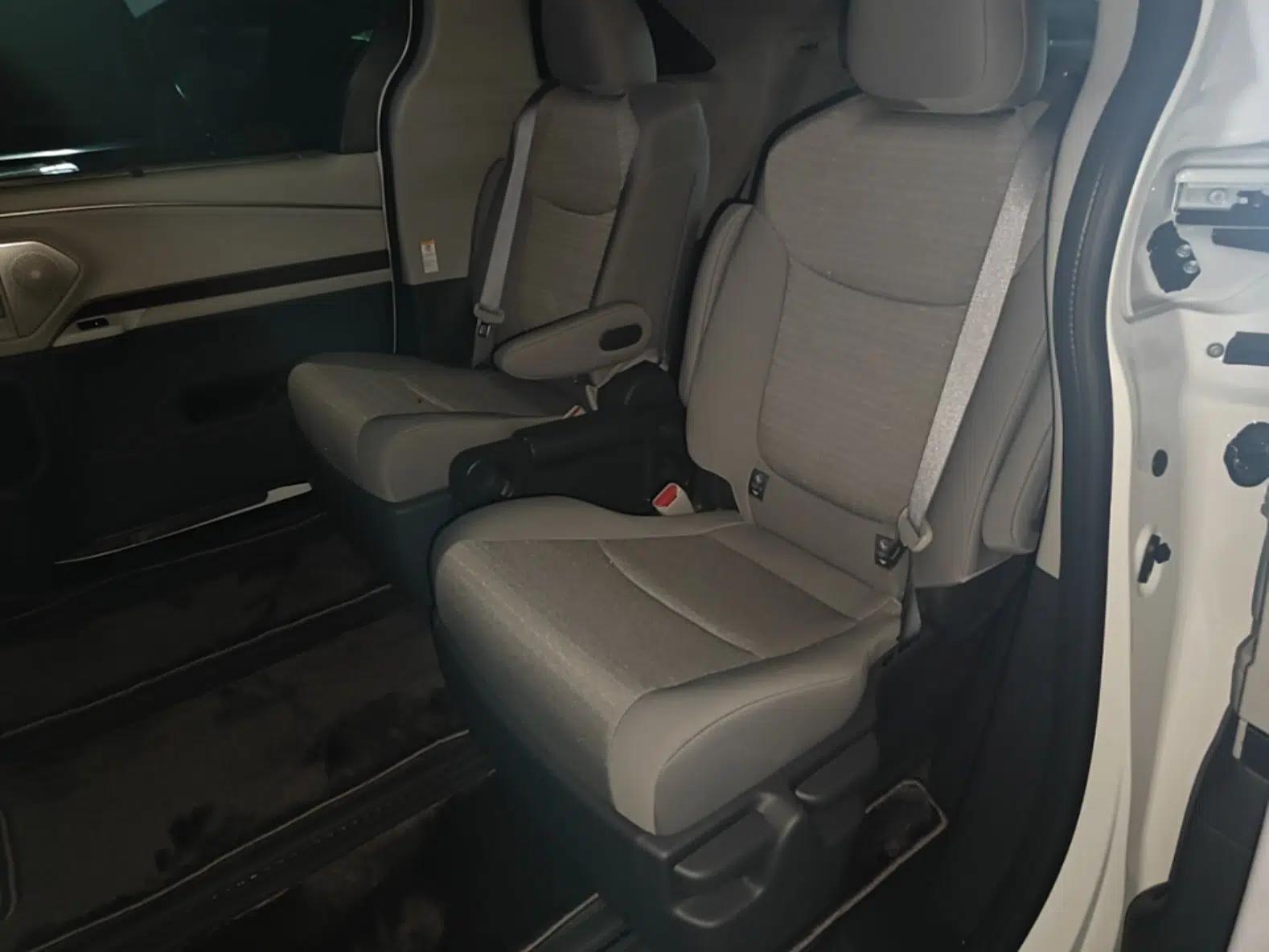 Toyota SIENNA 2027 Model 2.5L Dual-Engine Two-Wheel-Drive Comfort Edition — миниатюра 25