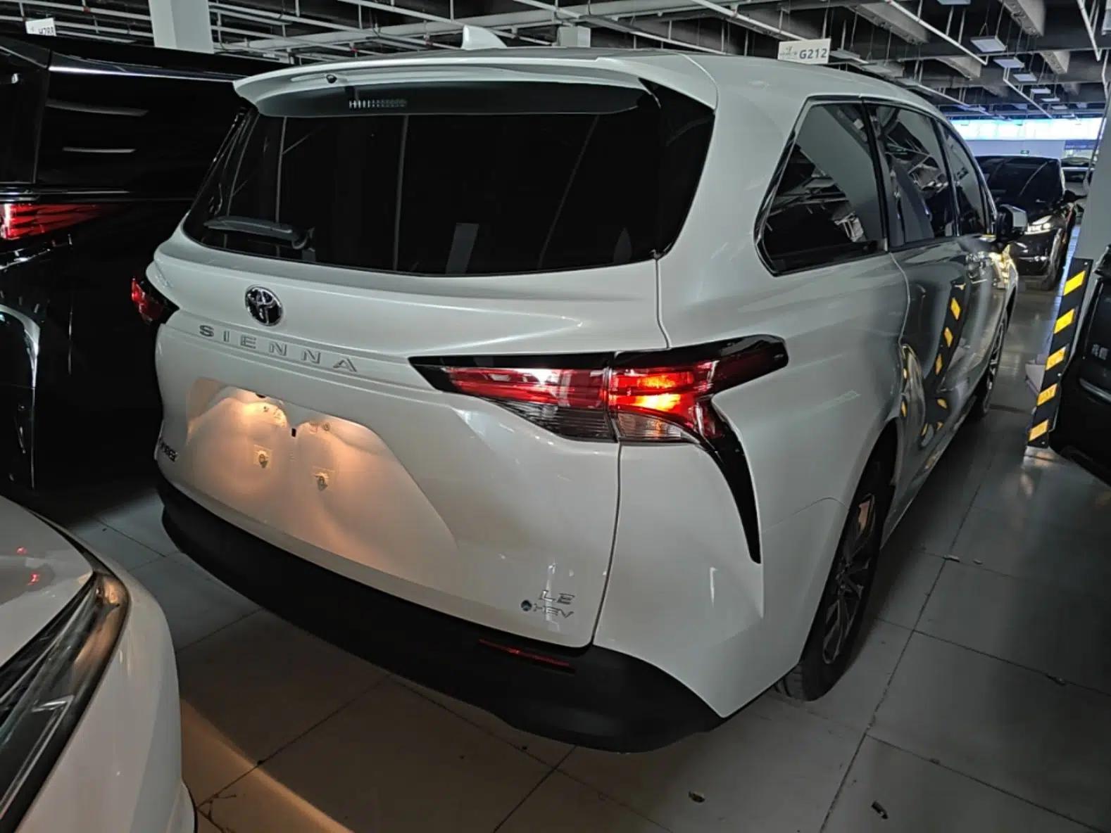 Toyota SIENNA 2027 Model 2.5L Dual-Engine Two-Wheel-Drive Comfort Edition — миниатюра 6