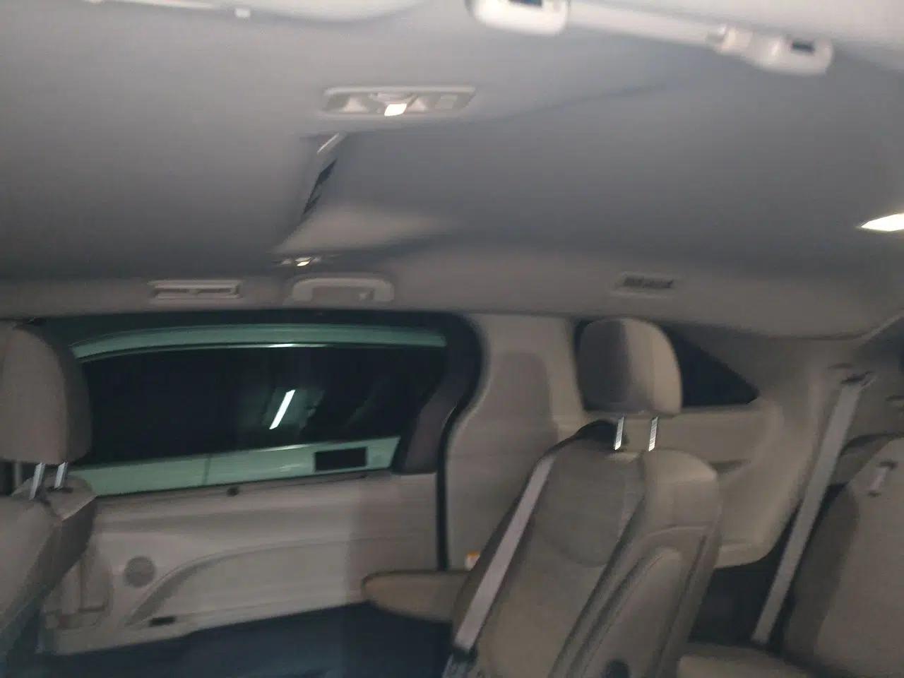 Toyota SIENNA 2023 2.5L Hybrid Comfort Edition — миниатюра 15